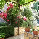 Modern&cozy Bosnian House With Garden+free Parking