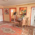 Modern&cozy Bosnian House With Garden+free Parking 招待所 3*