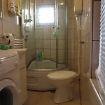 ゲストハウス Modern&cozy Bosnian House With Garden+free Parking サラエヴォ