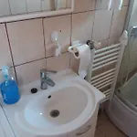 ゲストハウス Modern&cozy Bosnian House With Garden+free Parking 3*