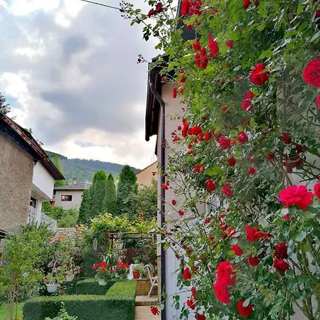 Modern&cozy Bosnian House With Garden+free Parking Maison d'hôtes 4*