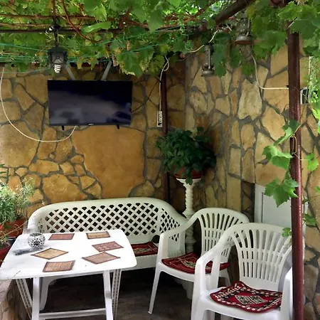 Modern&cozy Bosnian House With Garden+free Parking Гостевой дом Сараево