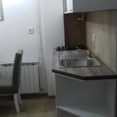 Modern&cozy Bosnian House With Garden+free Parking Гостевой дом