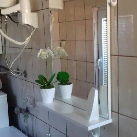 Modern&cozy Bosnian House With Garden+free Parking 4*