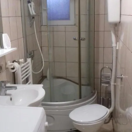 Modern&cozy Bosnian House With Garden+free Parking
