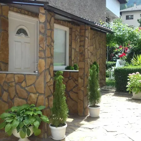 Modern&cozy Bosnian House With Garden+free Parking 4*