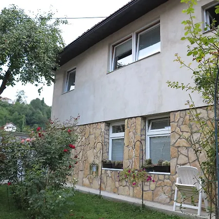 Modern&cozy Bosnian House With Garden+free Parking